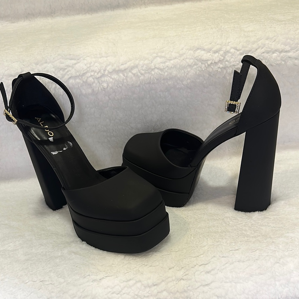 Aldo SIZE-7.5M Black Platform Shoes for Effortless Elegance